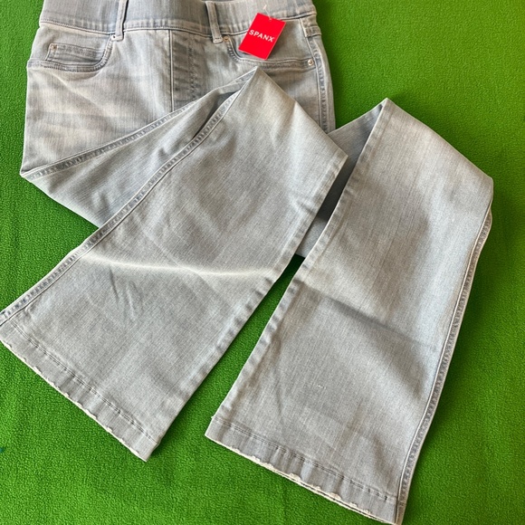 SPANX Flare Jeans NWT Size S FREE SHIPPING - Picture 6 of 14